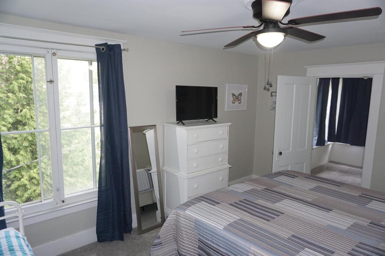 Bed and Breakfast Charlevoix House - The Northside Экстерьер фото